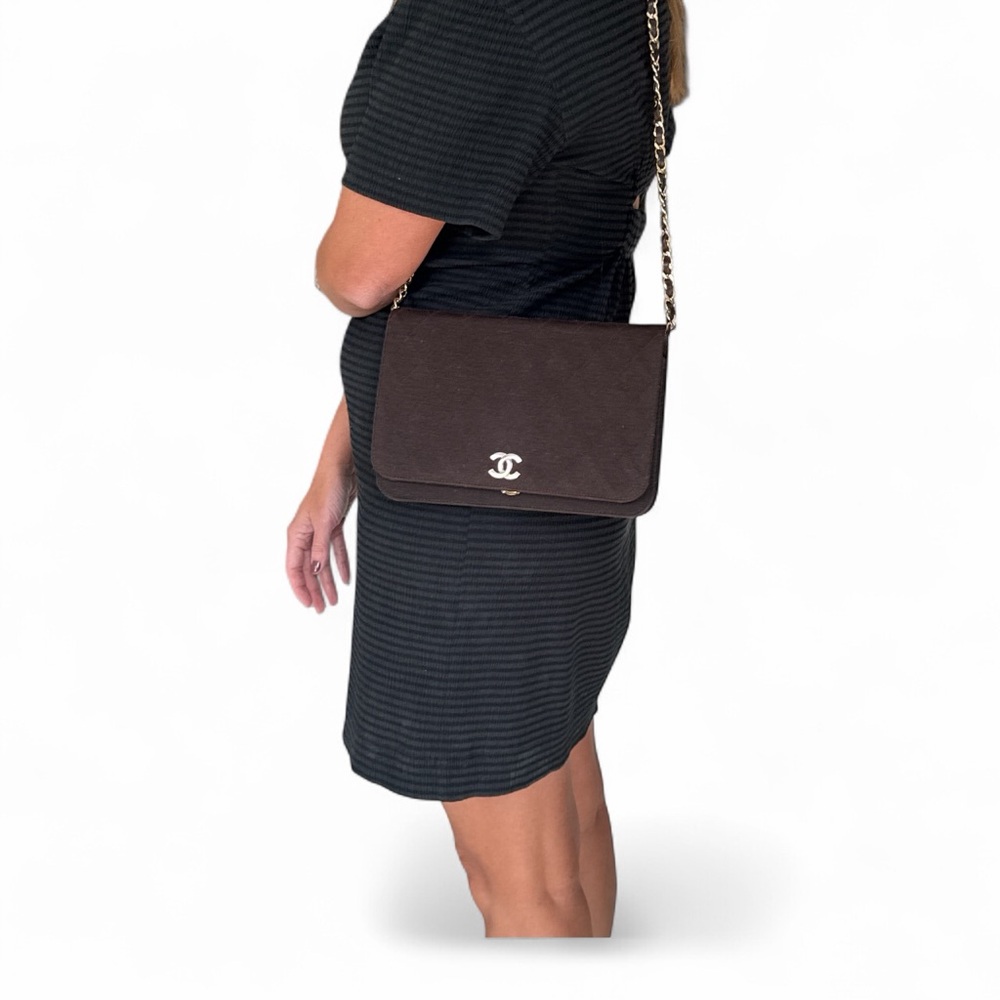 CHANEL Dark Brown Quilted Clutch with Gold Chain - Picture 4 of 4